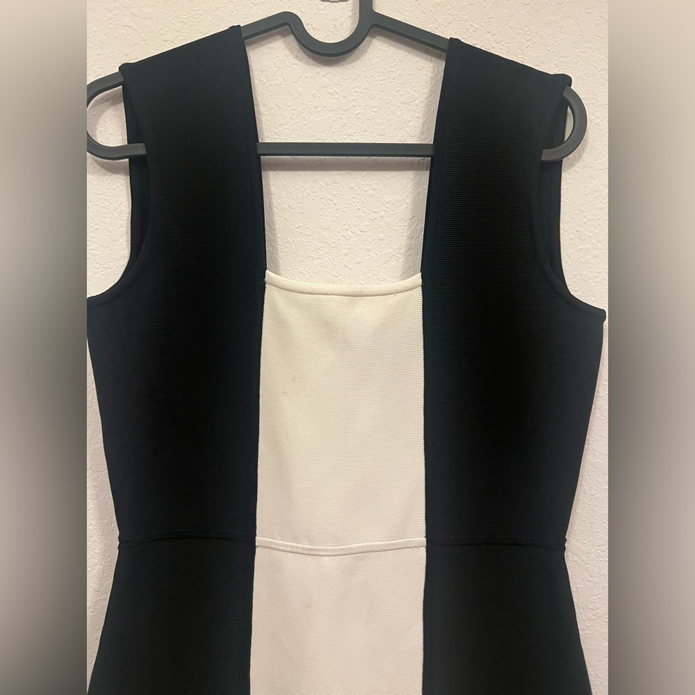 🌻BCBGMaxAzria Dress - Picture 5 of 12